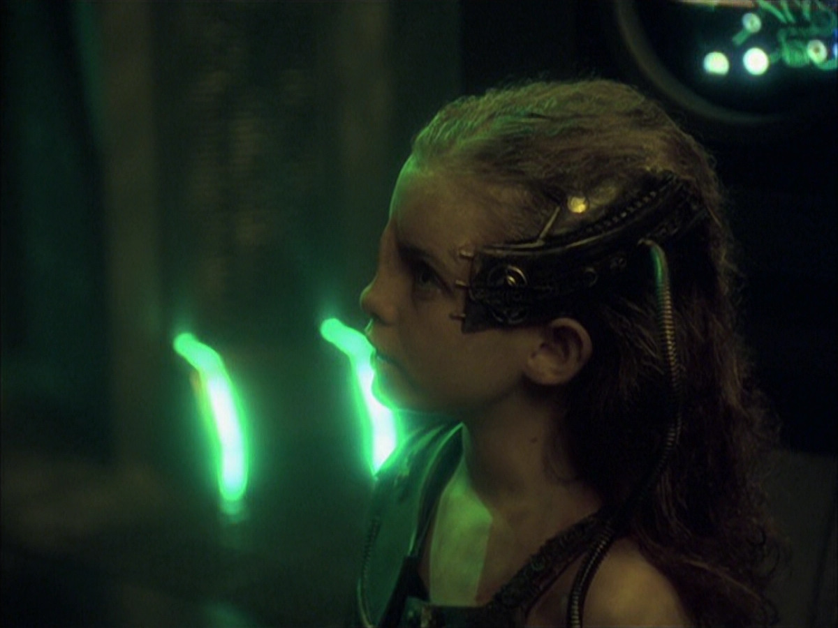 extant_StarTrek_VOY_6x16-Collective_01656.jpg