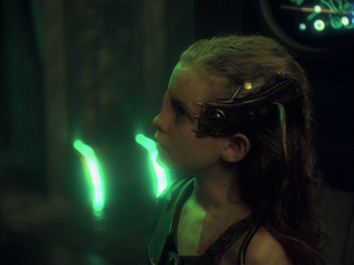 extant_StarTrek_VOY_6x16-Collective_01659.jpg