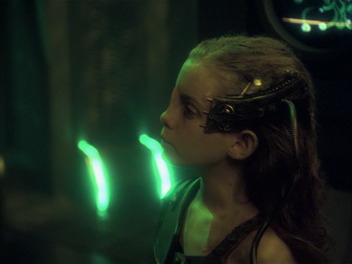 extant_StarTrek_VOY_6x16-Collective_01660.jpg