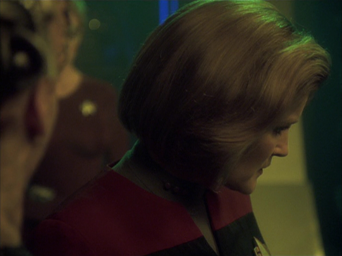 extant_StarTrek_VOY_6x16-Collective_01665.jpg