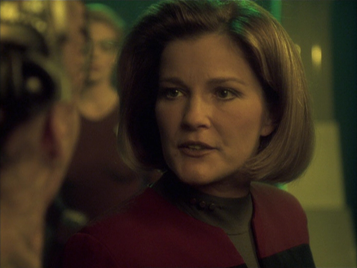 extant_StarTrek_VOY_6x16-Collective_01672.jpg