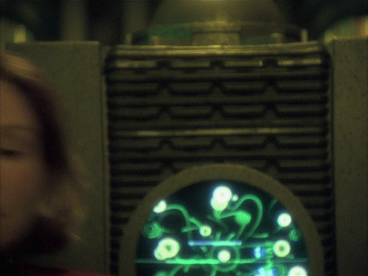 extant_StarTrek_VOY_6x16-Collective_01675.jpg