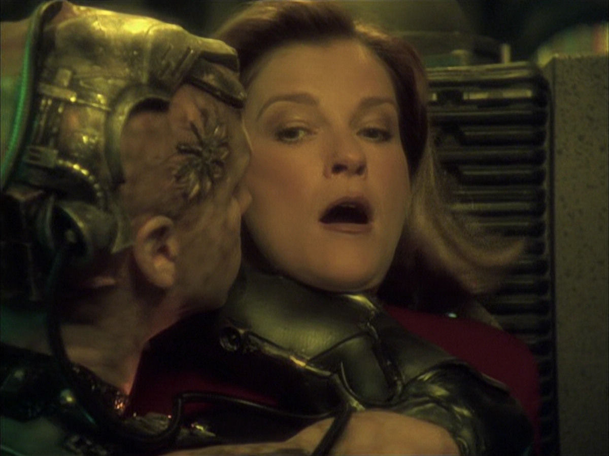 extant_StarTrek_VOY_6x16-Collective_01676.jpg