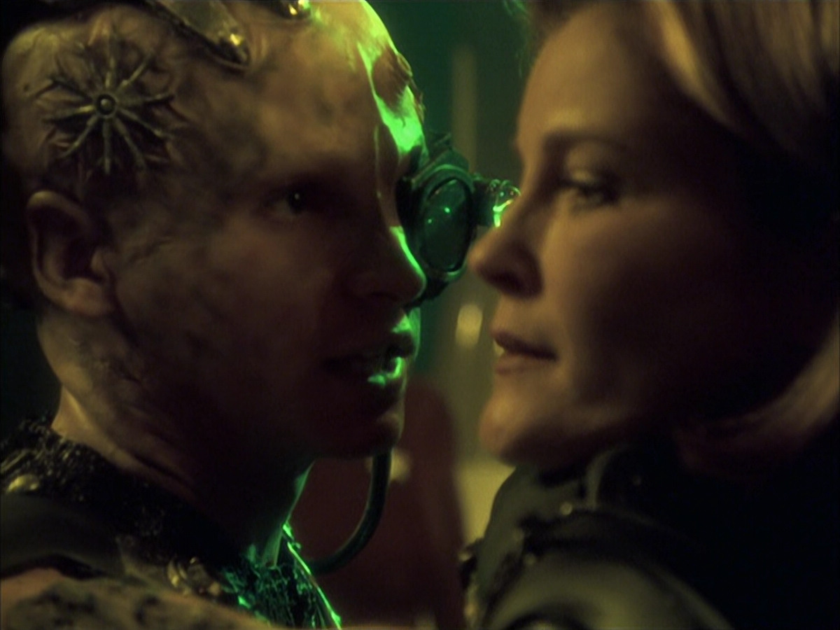 extant_StarTrek_VOY_6x16-Collective_01679.jpg