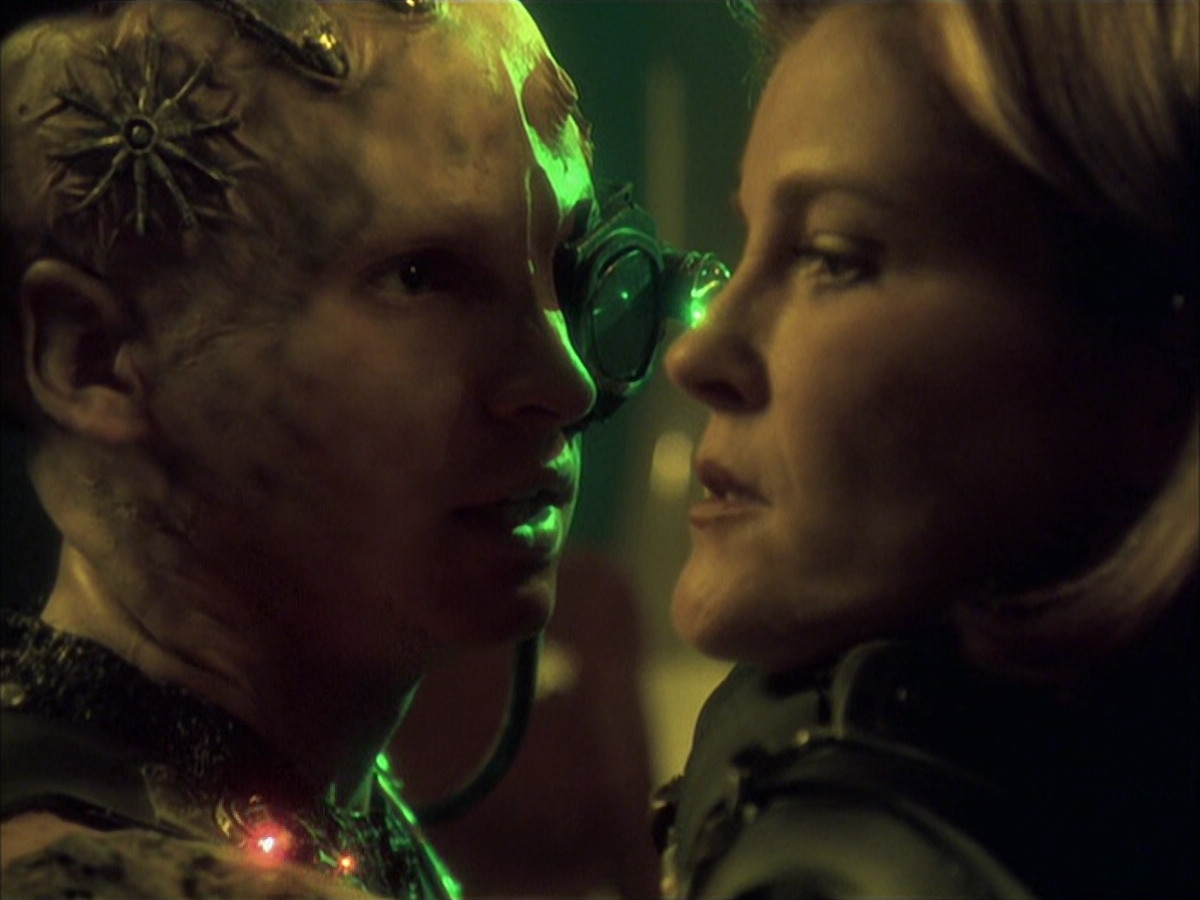 extant_StarTrek_VOY_6x16-Collective_01680.jpg
