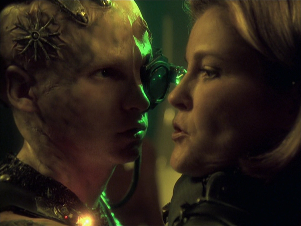 extant_StarTrek_VOY_6x16-Collective_01683.jpg