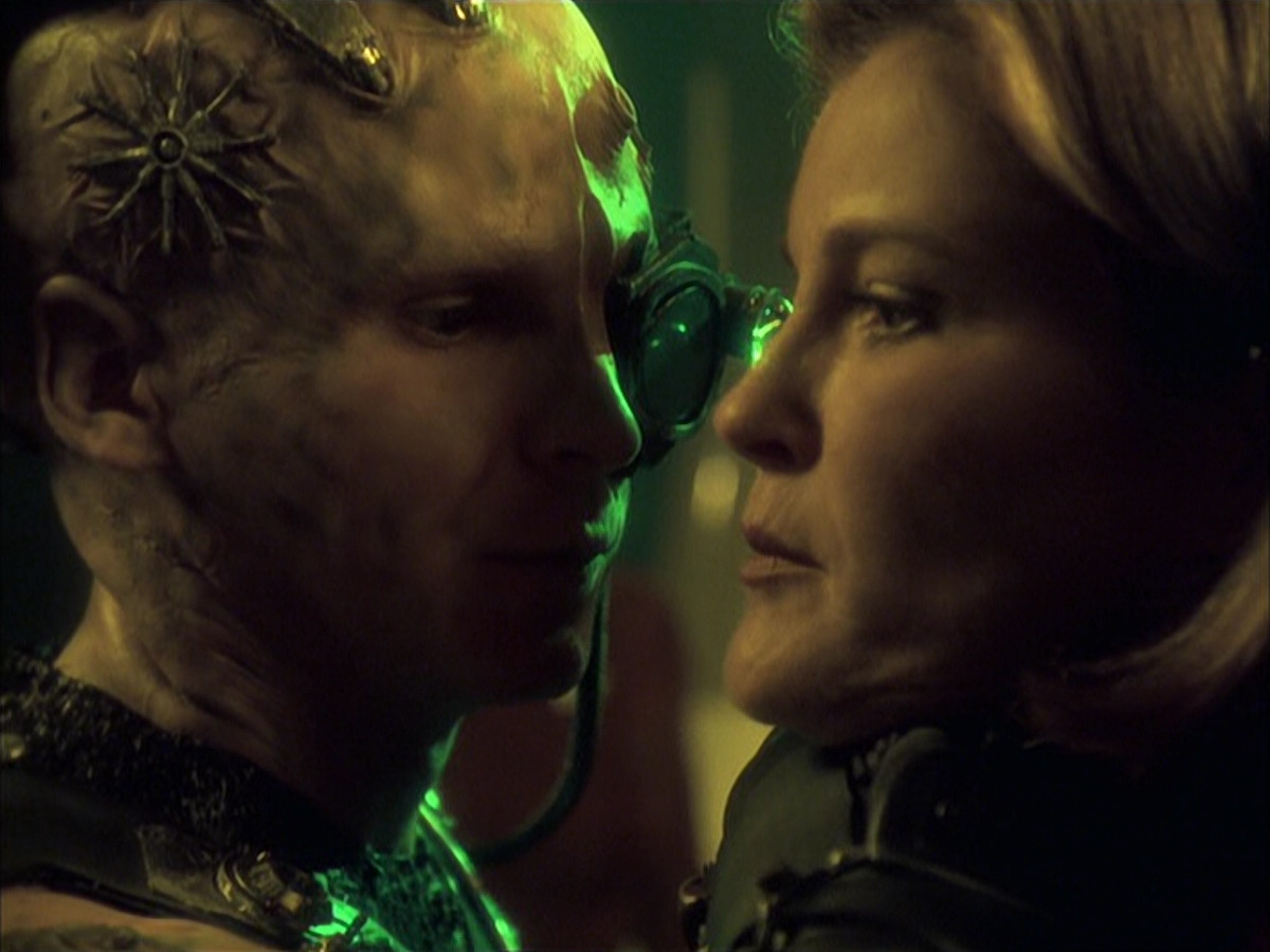extant_StarTrek_VOY_6x16-Collective_01684.jpg