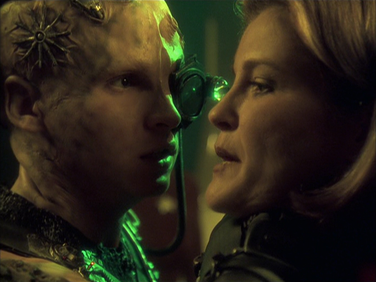 extant_StarTrek_VOY_6x16-Collective_01689.jpg