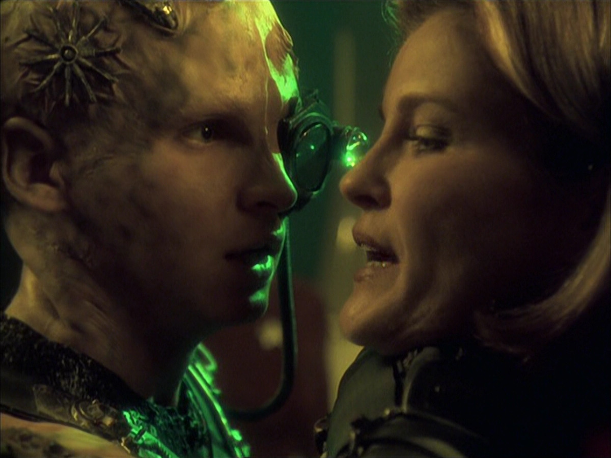 extant_StarTrek_VOY_6x16-Collective_01690.jpg