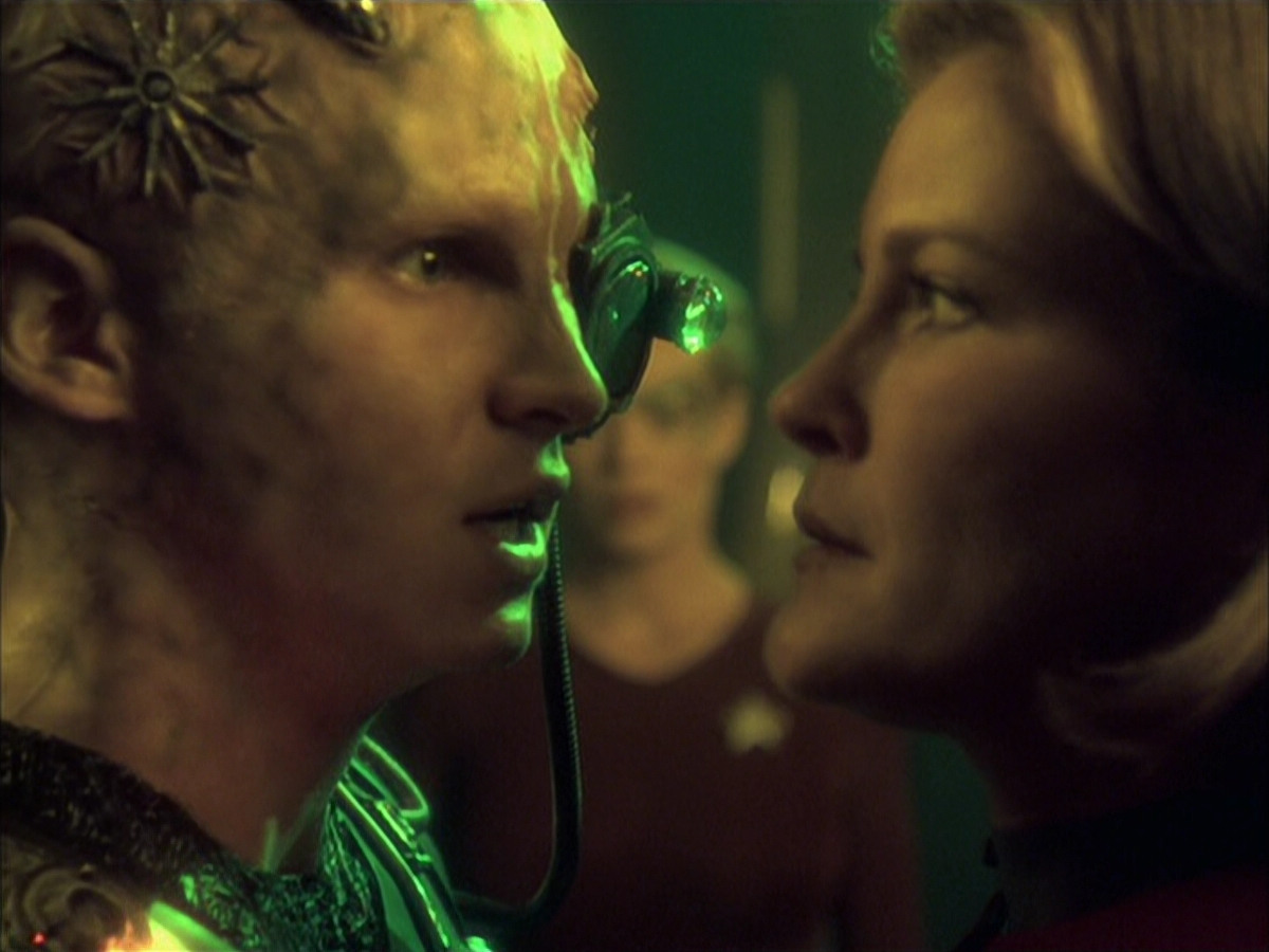 extant_StarTrek_VOY_6x16-Collective_01703.jpg
