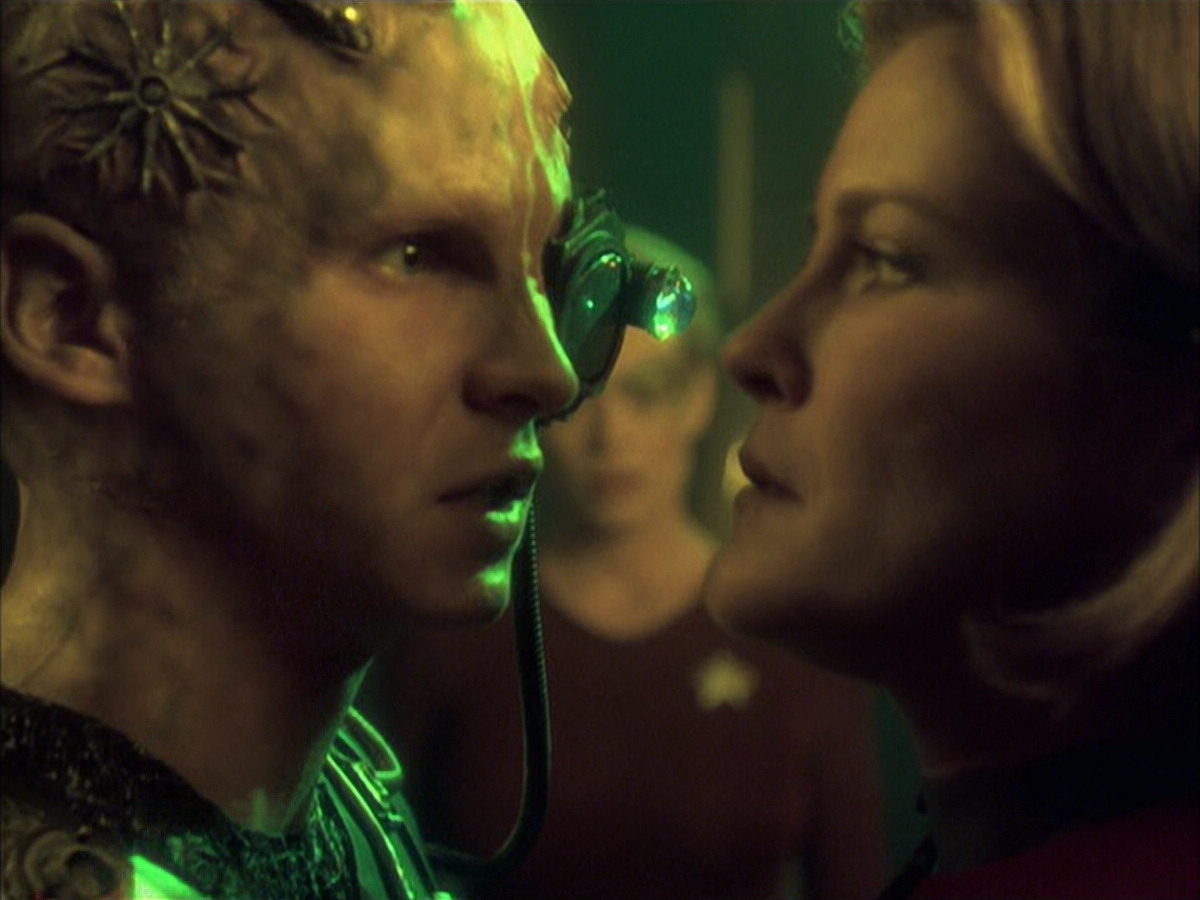 extant_StarTrek_VOY_6x16-Collective_01706.jpg