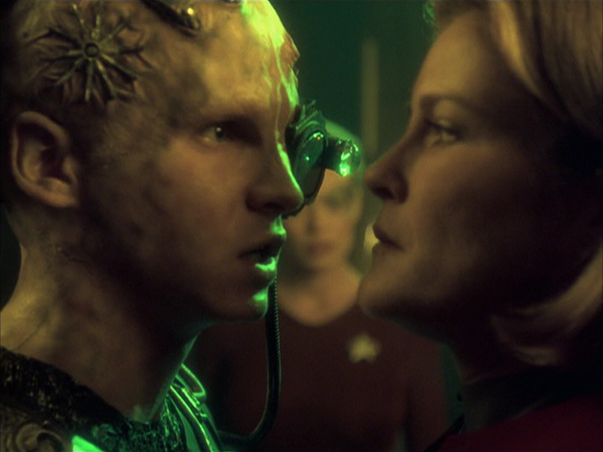 extant_StarTrek_VOY_6x16-Collective_01713.jpg