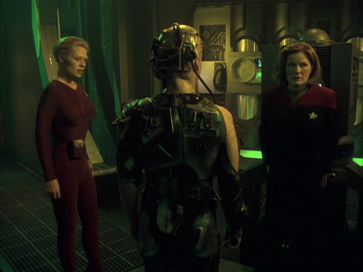 extant_StarTrek_VOY_6x16-Collective_01722.jpg