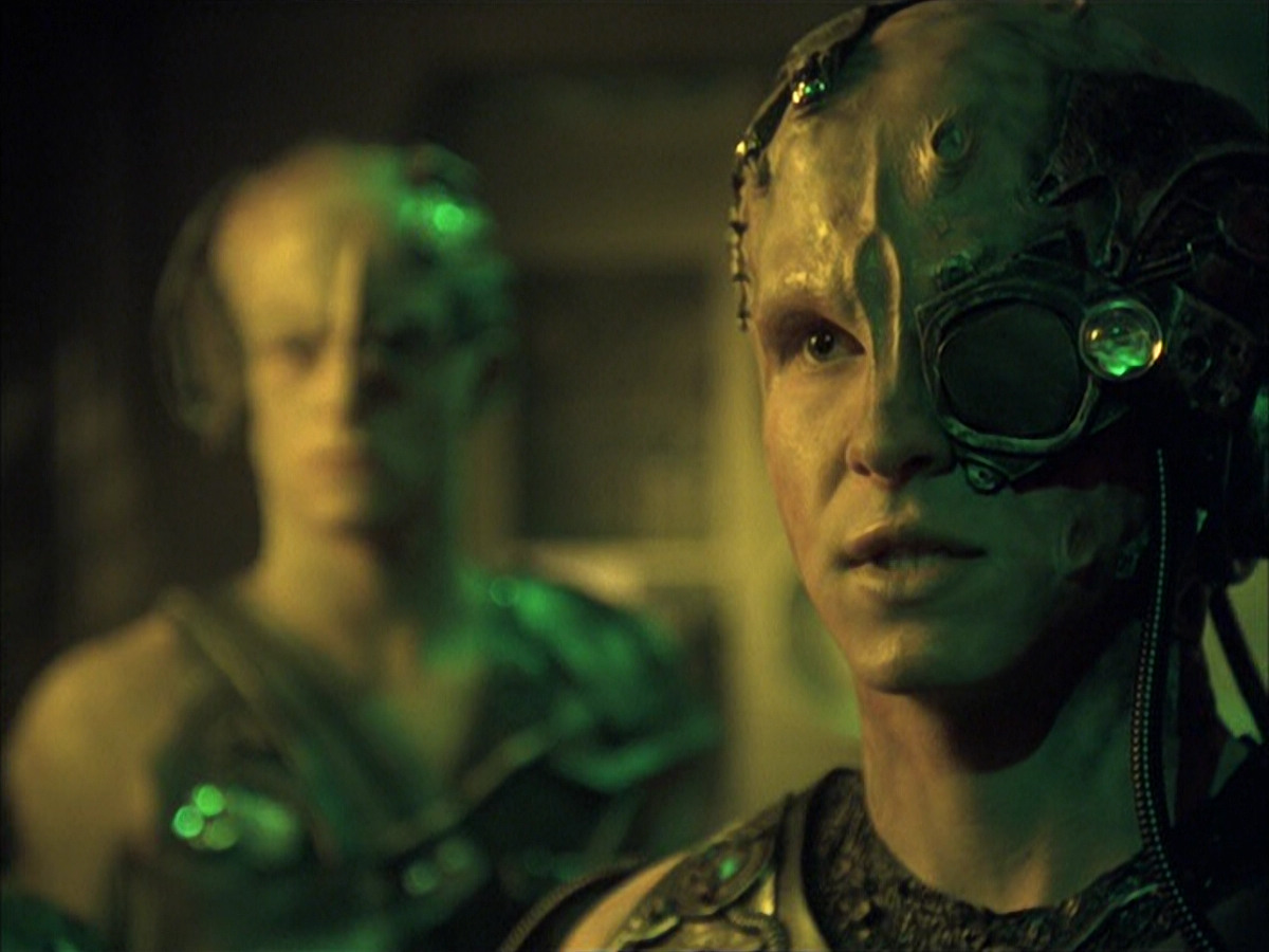 extant_StarTrek_VOY_6x16-Collective_01726.jpg