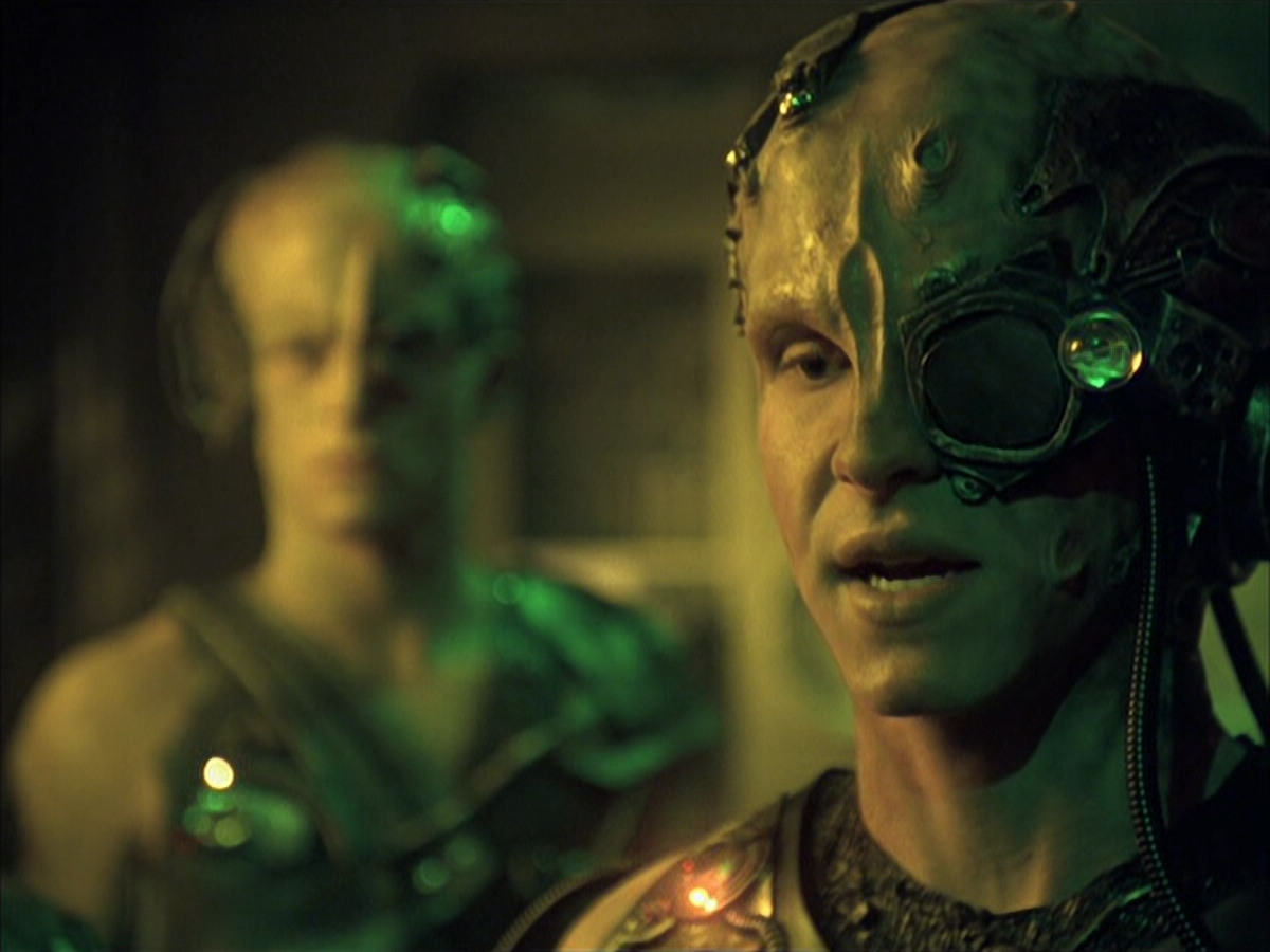 extant_StarTrek_VOY_6x16-Collective_01727.jpg