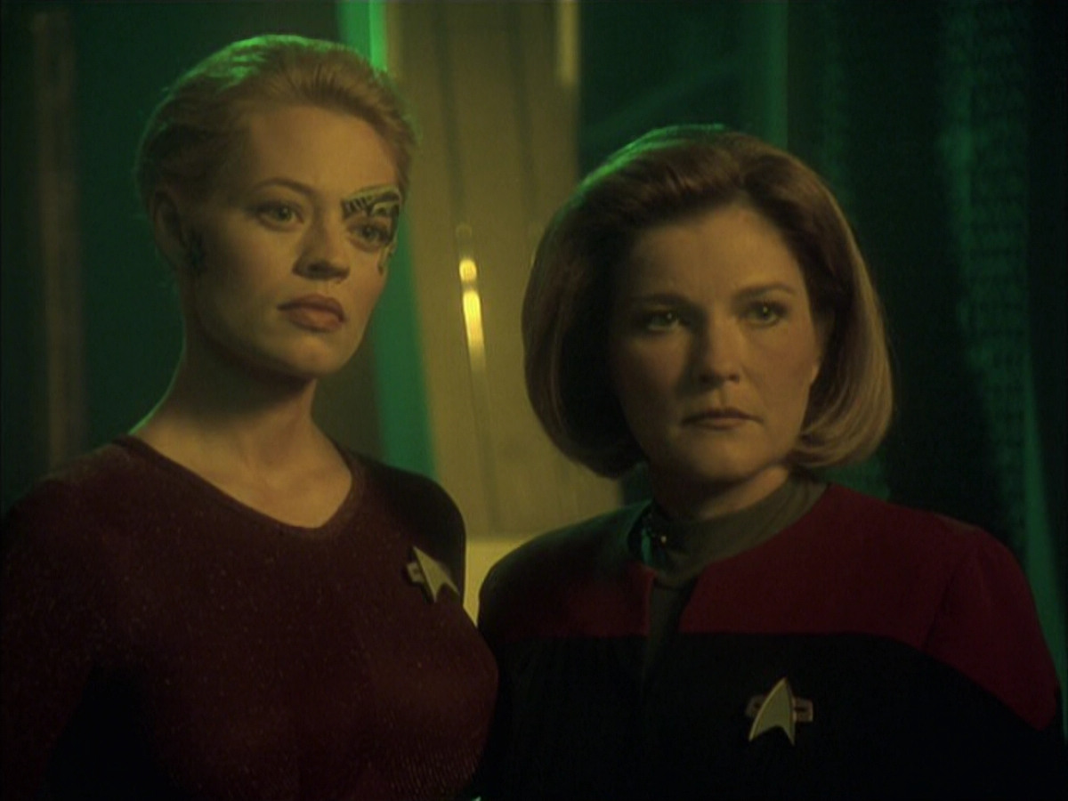 extant_StarTrek_VOY_6x16-Collective_01734.jpg