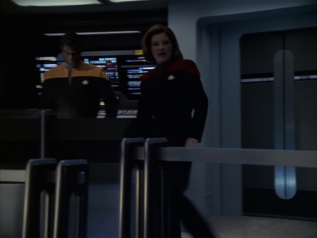 extant_StarTrek_VOY_6x16-Collective_01762.jpg