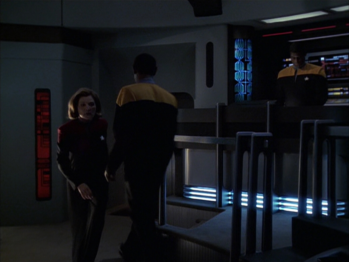 extant_StarTrek_VOY_6x16-Collective_01766.jpg