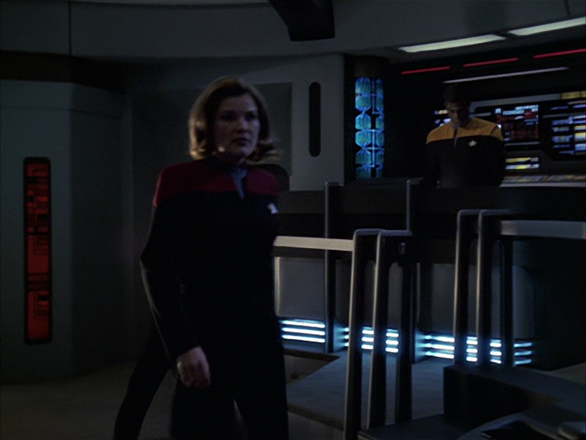 extant_StarTrek_VOY_6x16-Collective_01768.jpg