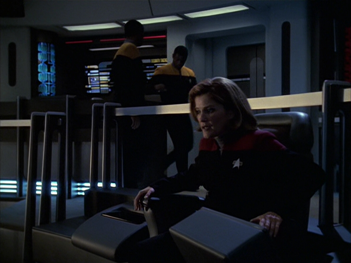 extant_StarTrek_VOY_6x16-Collective_01771.jpg