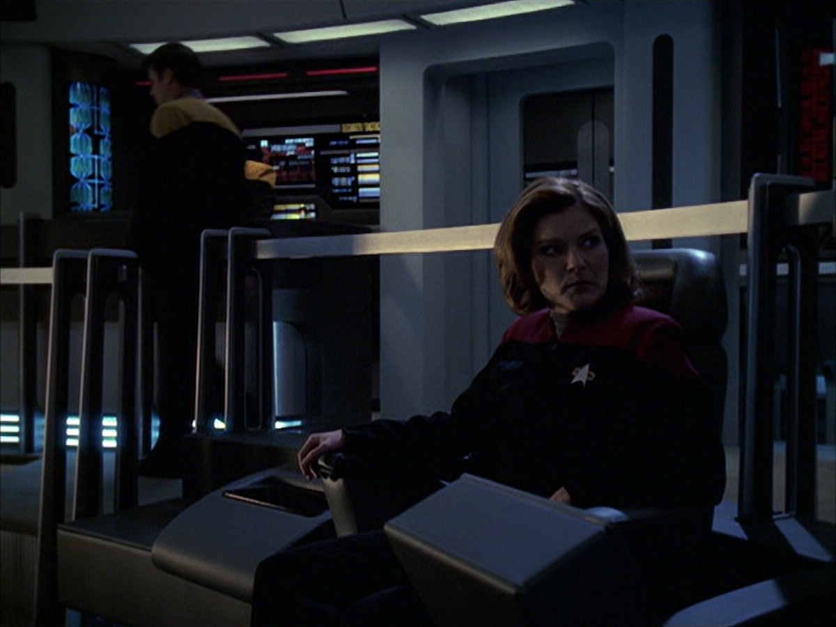 extant_StarTrek_VOY_6x16-Collective_01781.jpg
