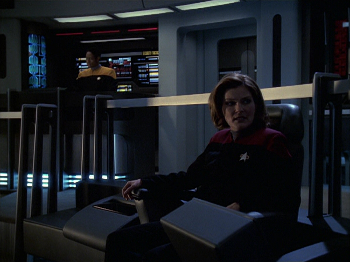 extant_StarTrek_VOY_6x16-Collective_01784.jpg