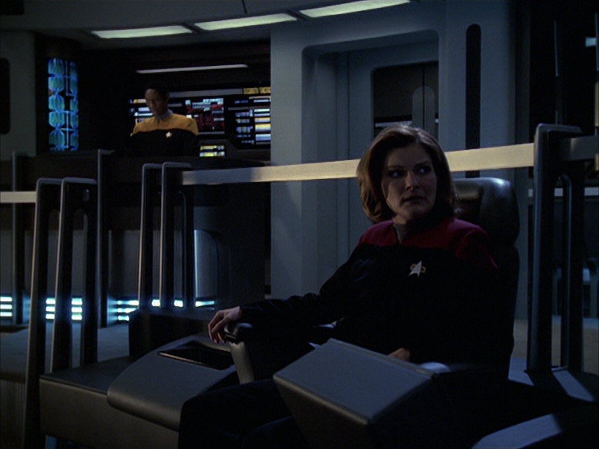 extant_StarTrek_VOY_6x16-Collective_01788.jpg
