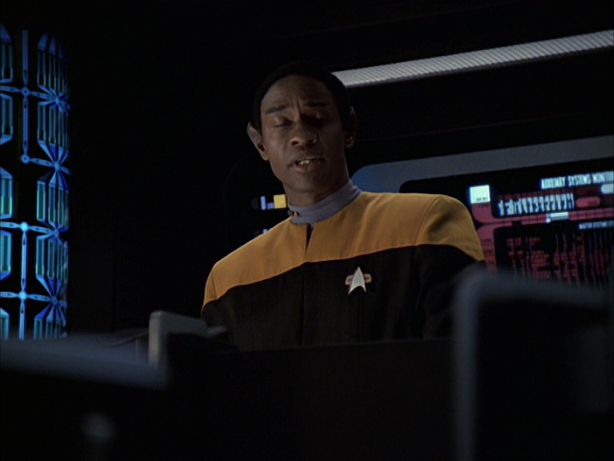 extant_StarTrek_VOY_6x16-Collective_01789.jpg