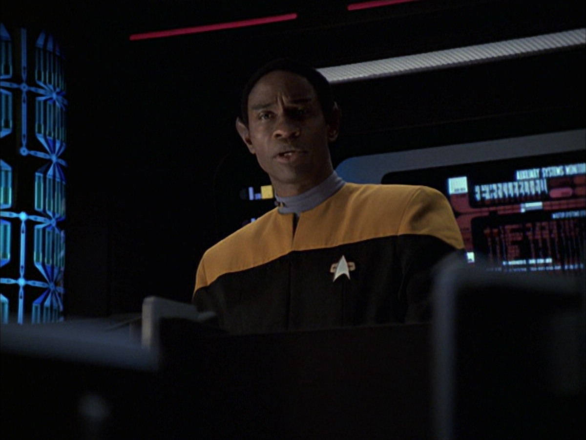 extant_StarTrek_VOY_6x16-Collective_01793.jpg