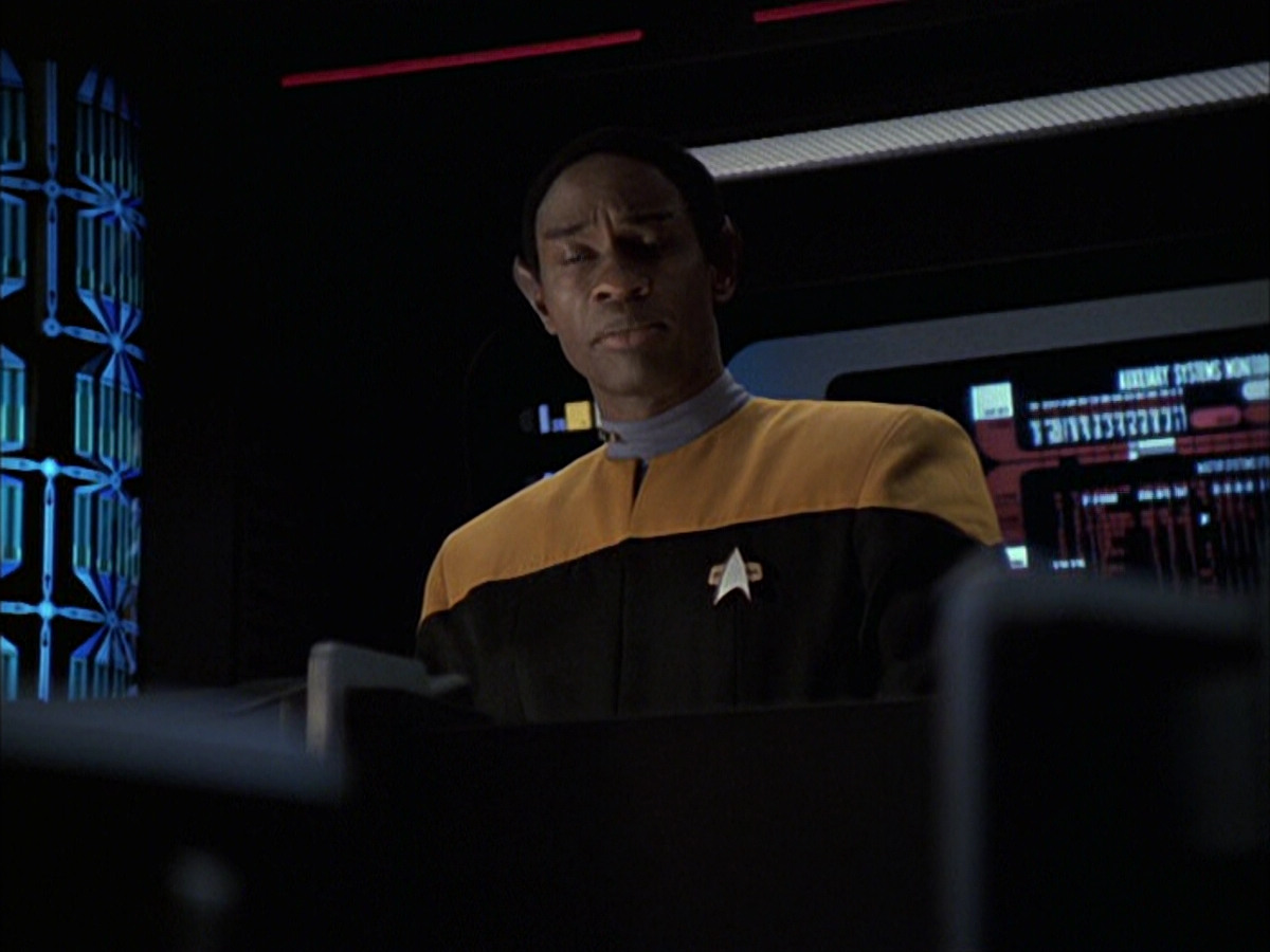 extant_StarTrek_VOY_6x16-Collective_01796.jpg