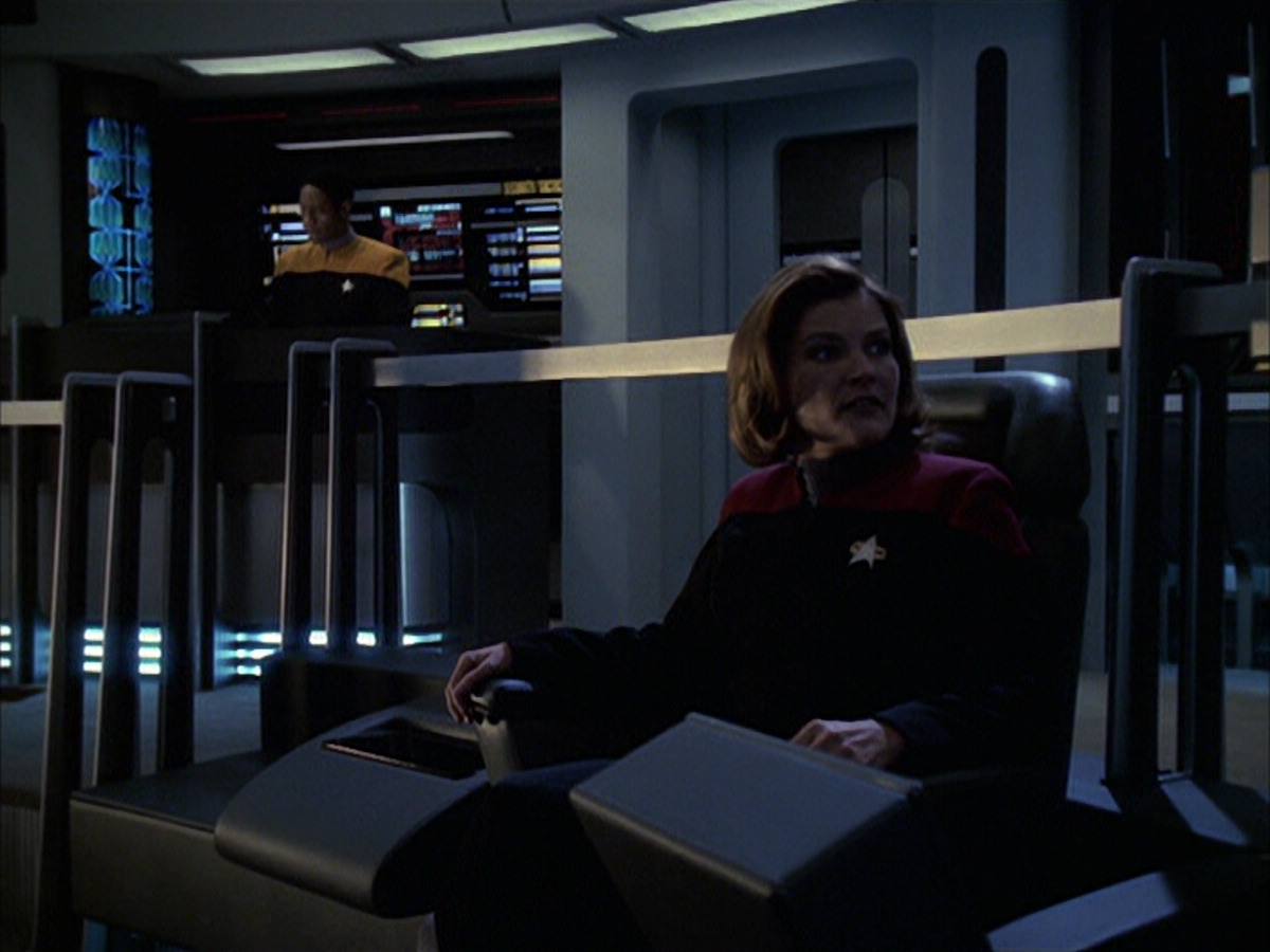 extant_StarTrek_VOY_6x16-Collective_01805.jpg