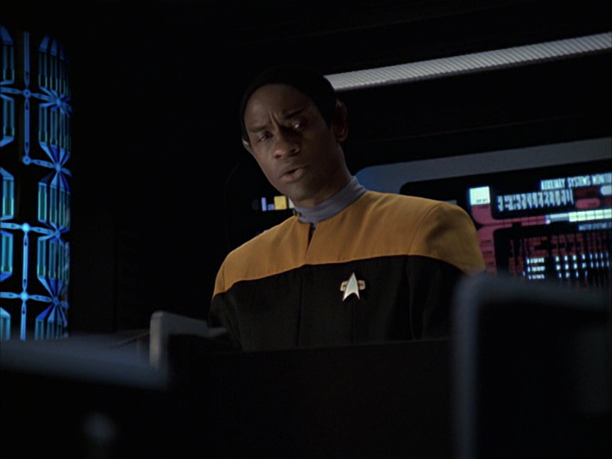 extant_StarTrek_VOY_6x16-Collective_01831.jpg