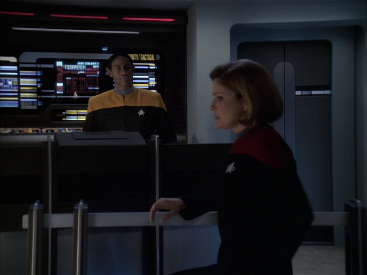 extant_StarTrek_VOY_6x16-Collective_01839.jpg