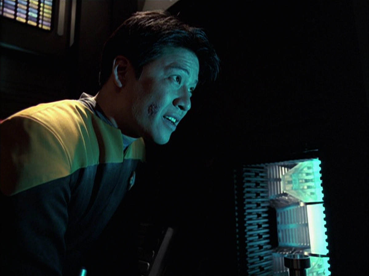 extant_StarTrek_VOY_6x16-Collective_01852.jpg