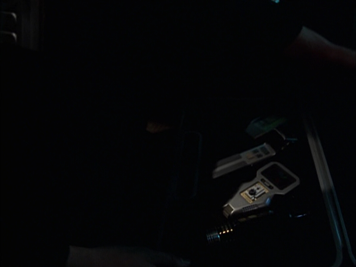 extant_StarTrek_VOY_6x16-Collective_01866.jpg