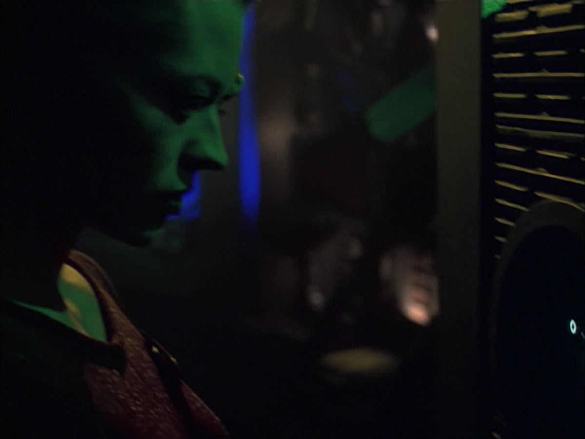 extant_StarTrek_VOY_6x16-Collective_01871.jpg