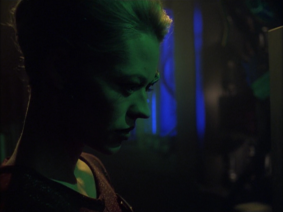 extant_StarTrek_VOY_6x16-Collective_01874.jpg