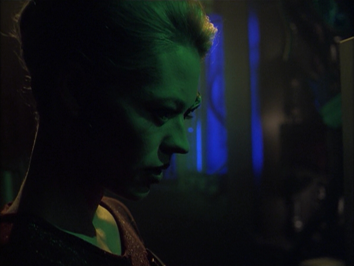 extant_StarTrek_VOY_6x16-Collective_01875.jpg