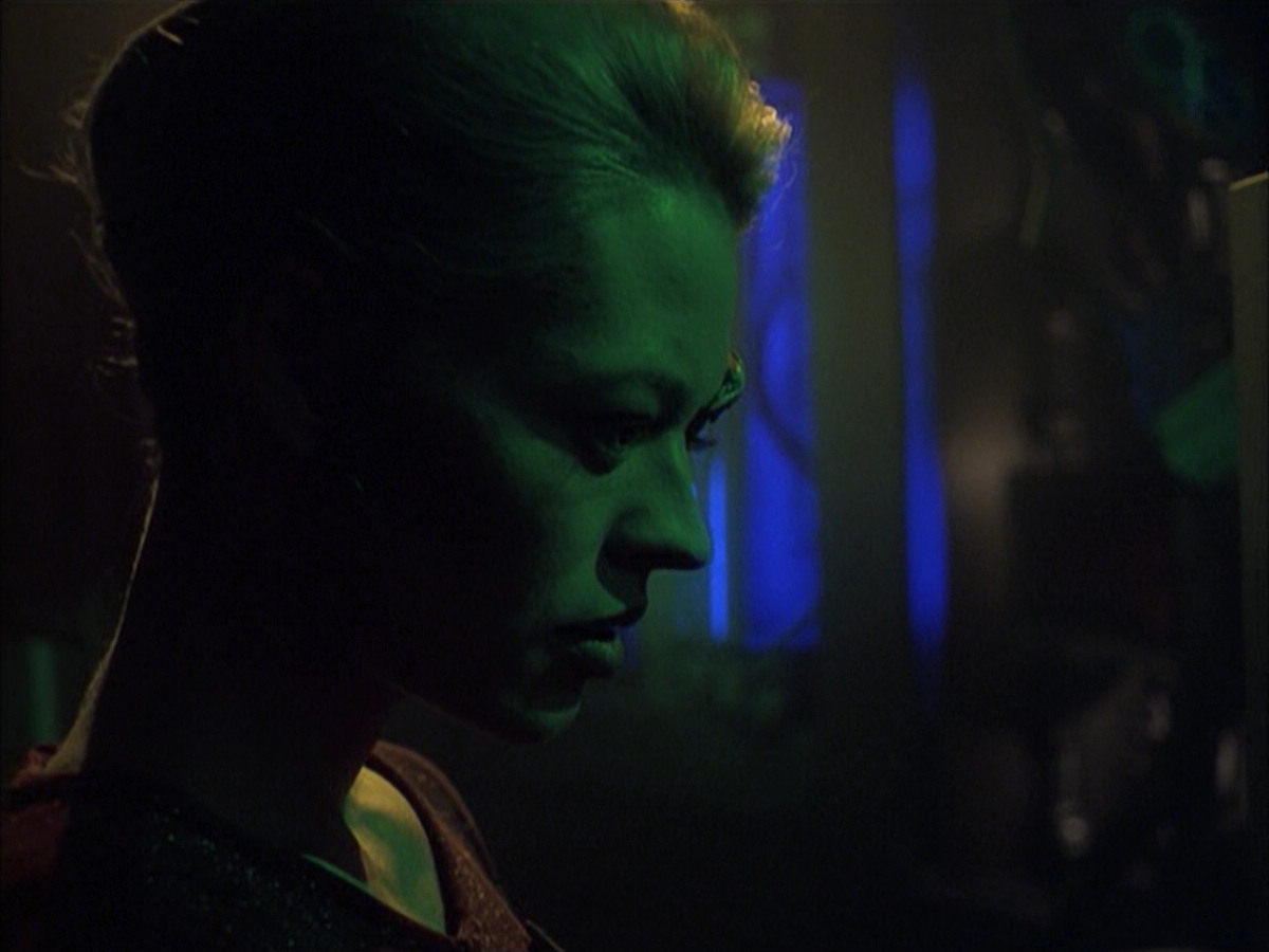 extant_StarTrek_VOY_6x16-Collective_01877.jpg
