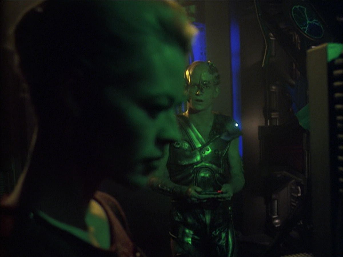 extant_StarTrek_VOY_6x16-Collective_01881.jpg
