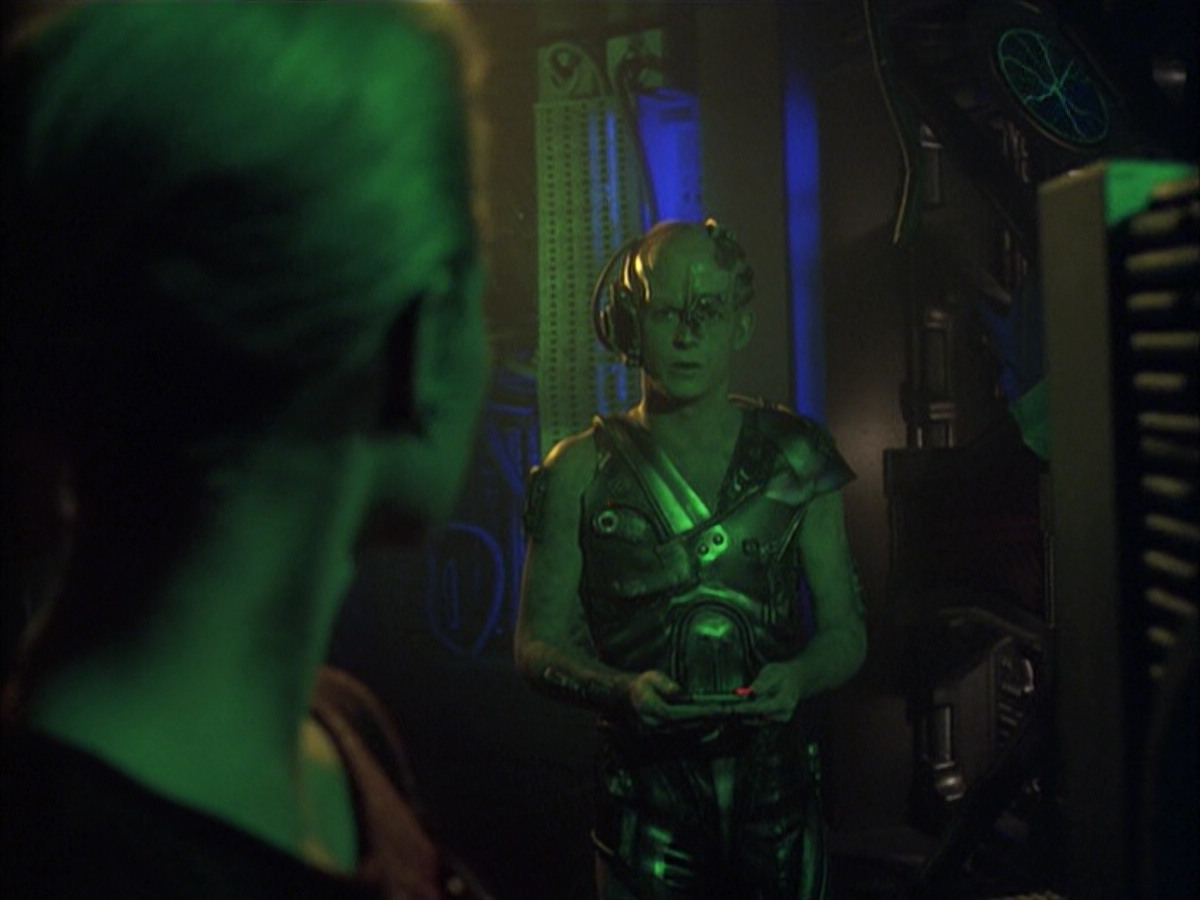 extant_StarTrek_VOY_6x16-Collective_01882.jpg