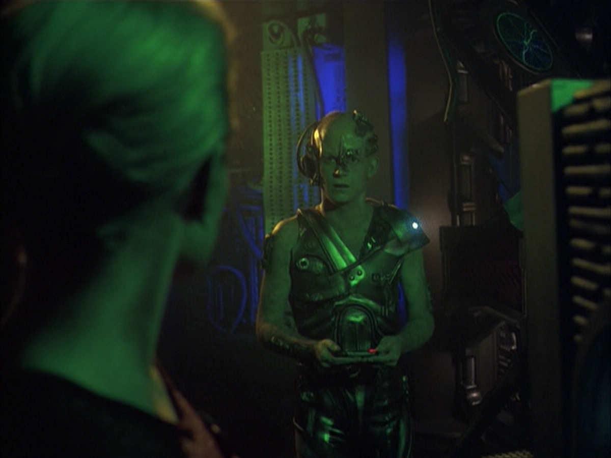 extant_StarTrek_VOY_6x16-Collective_01883.jpg