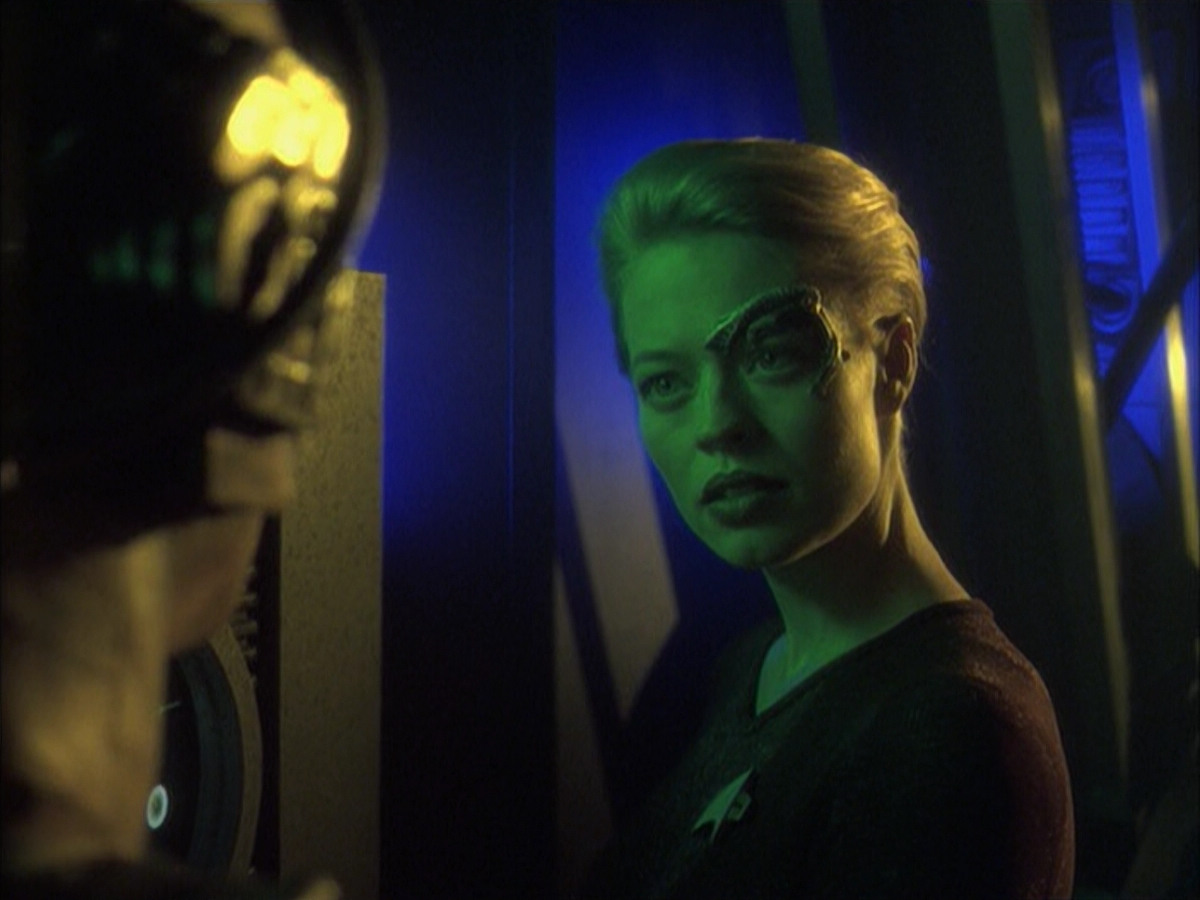 extant_StarTrek_VOY_6x16-Collective_01905.jpg