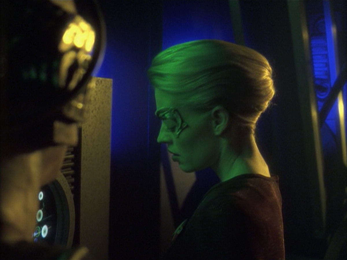 extant_StarTrek_VOY_6x16-Collective_01913.jpg