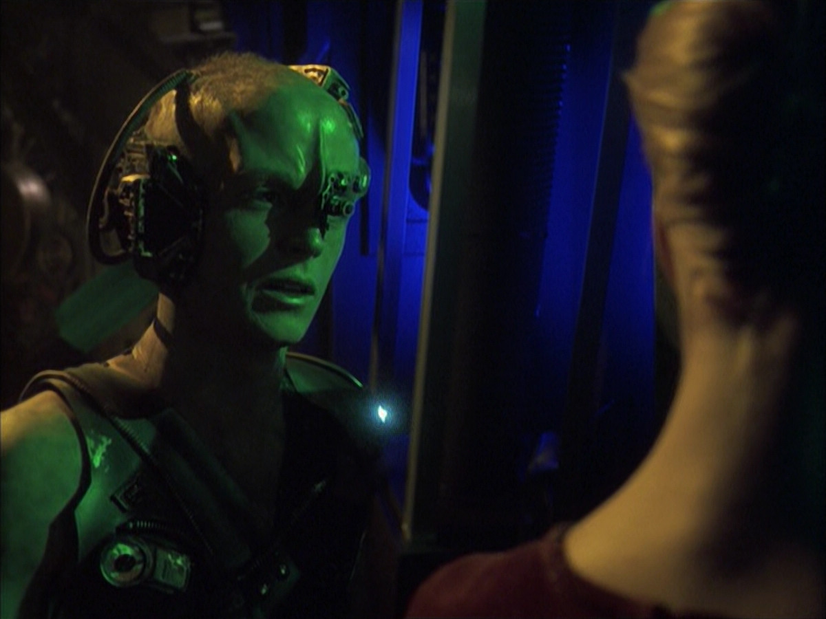 extant_StarTrek_VOY_6x16-Collective_01918.jpg