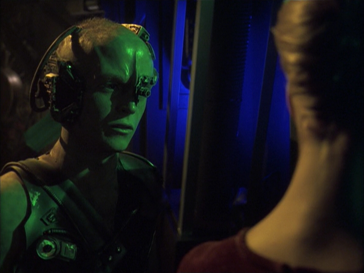 extant_StarTrek_VOY_6x16-Collective_01919.jpg