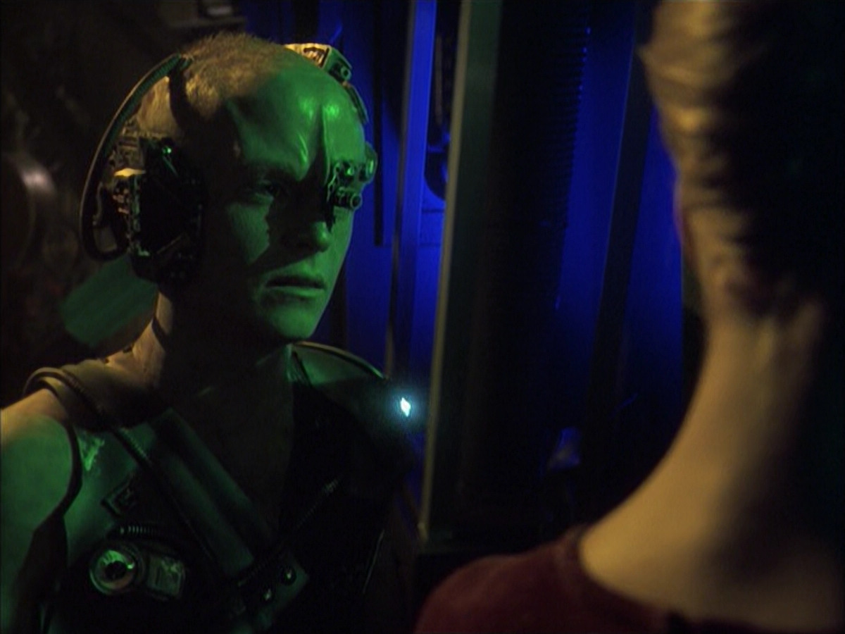 extant_StarTrek_VOY_6x16-Collective_01920.jpg