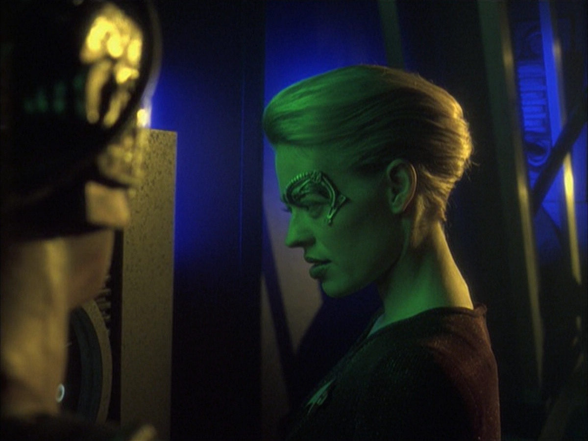 extant_StarTrek_VOY_6x16-Collective_01924.jpg
