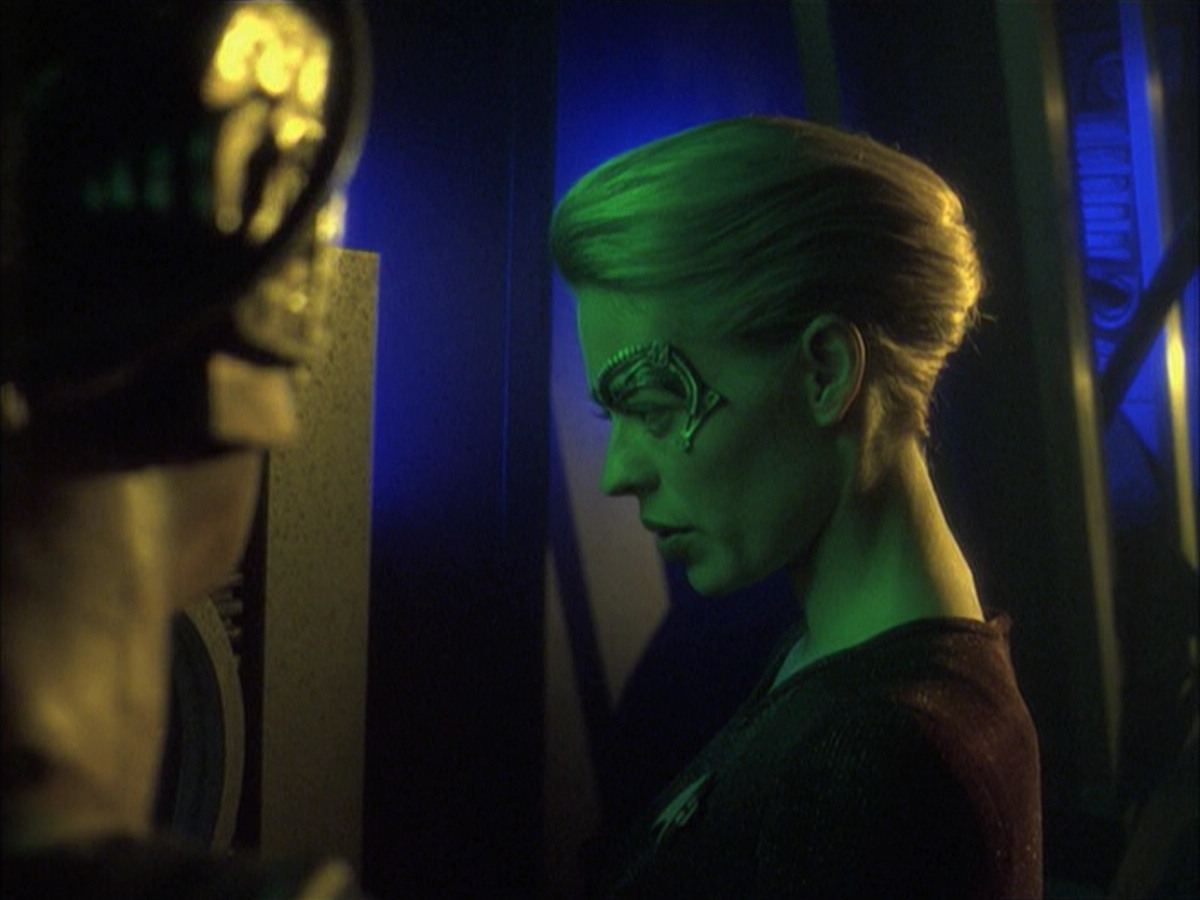 extant_StarTrek_VOY_6x16-Collective_01927.jpg