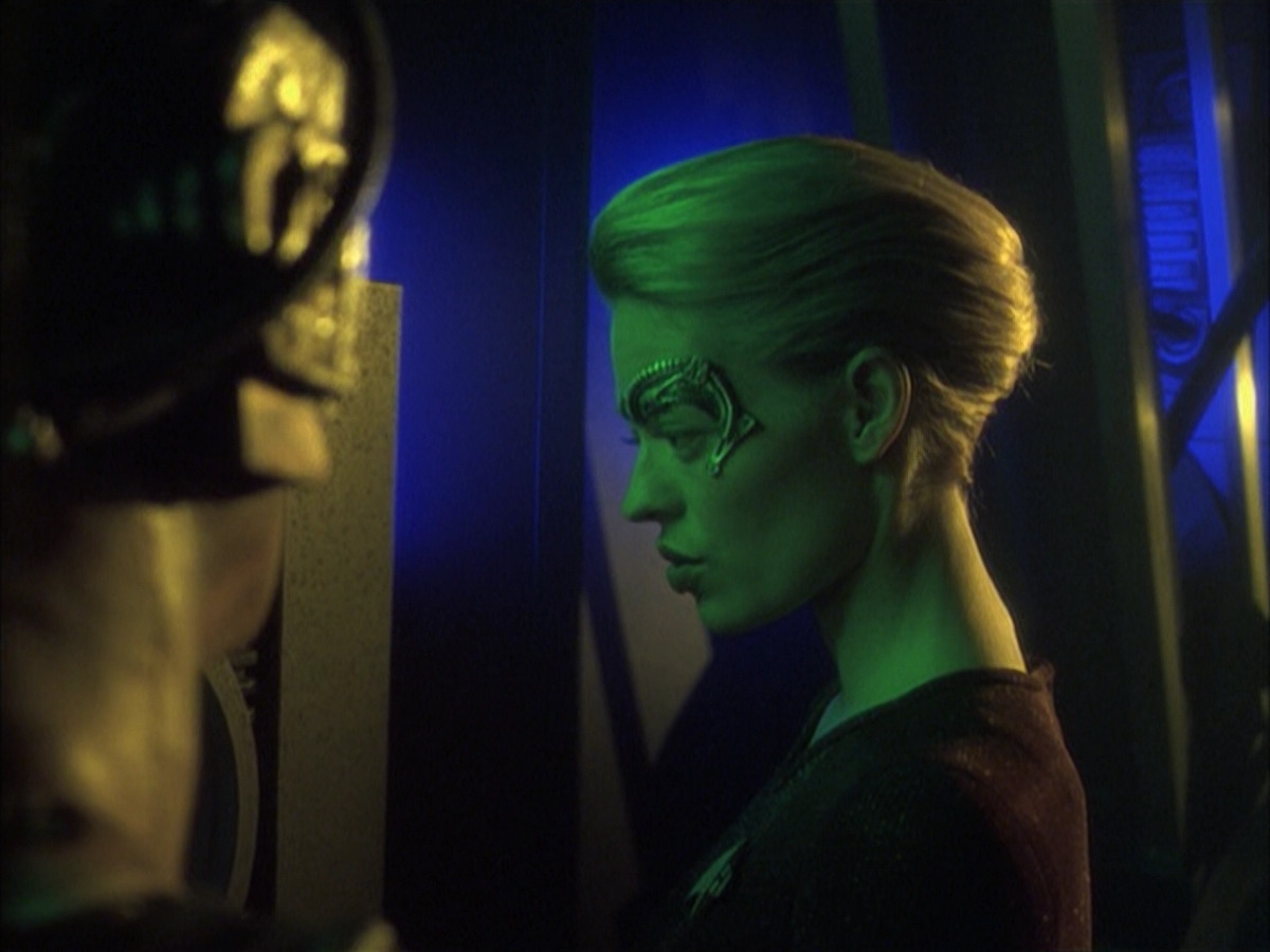 extant_StarTrek_VOY_6x16-Collective_01931.jpg